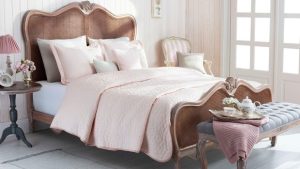 Yatak odanıza uygun yatak örtüsü seçimi